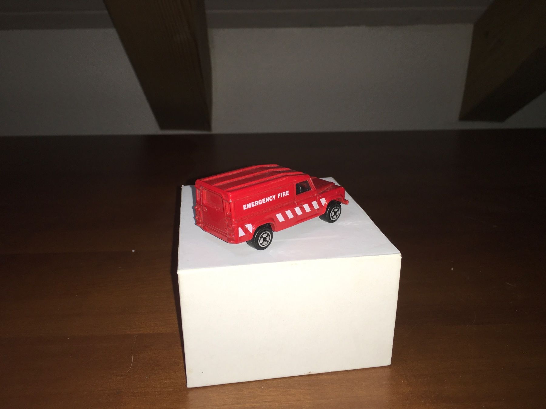Land Rover Modellini d'auto: Land Rover Defender Emergency Fire - no Hot Wheels – Usato da Wohlen AG venduto da PrivatSammlung 1