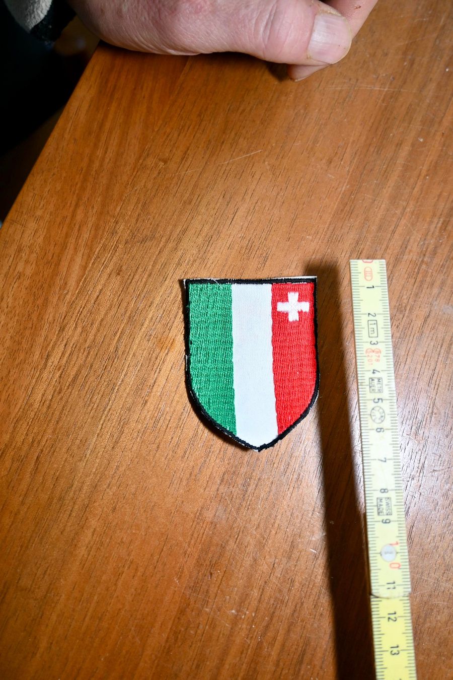 Swiss Placchette & Badge: WAPPEN Neuenburg PATCH badge AUFNÄHER – Usato da Pfaffhausen venduto da mono_rec 4