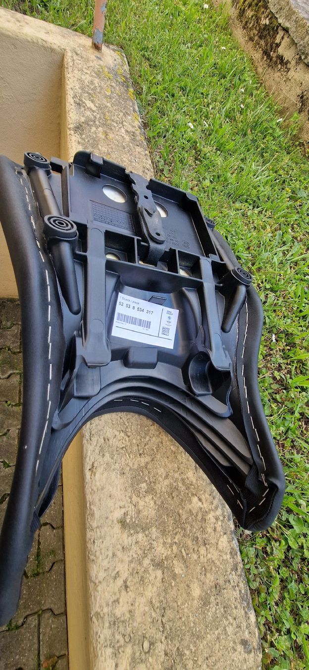 BMW Tutti i ricambio per moto: Selle basse BMW R1250R – Nuovo (secondo la descrizione) da La Tour-de-Peilz venduto da Valcarol 1