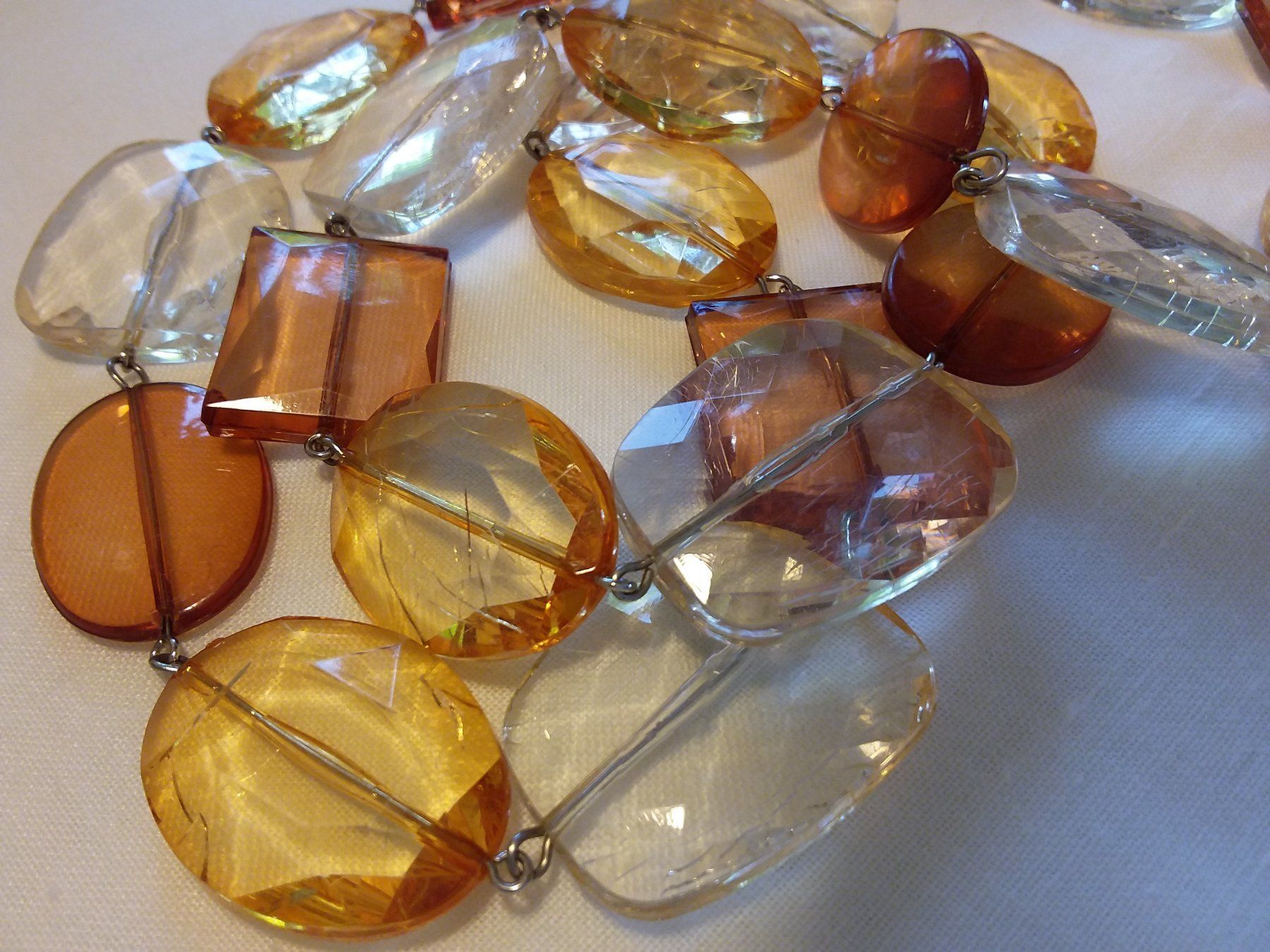 Ketten: Vintage Statement-Kette mit grossen Plexiglas Perlen ca1975 – Gebraucht aus Zürich von sanwit 8
