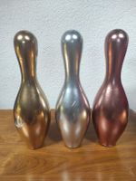 Set 3 quilles bowling peintes en or, argent et bronze