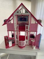 Barbie Haus mit Zubehoer guter Zustand