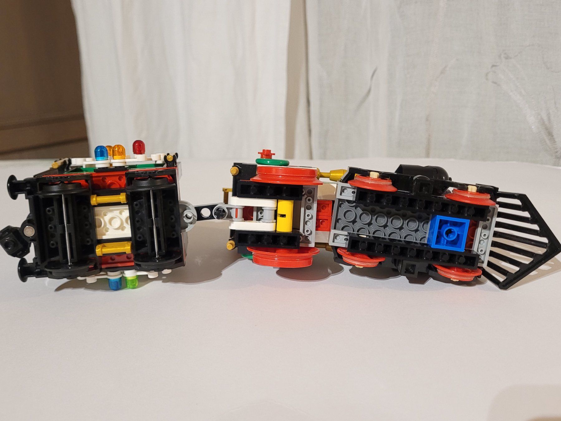 Lego Kit di costruzioni: Lego eisenbahn Creator 10254 Locomotive avec Tender + plan – Usato da La Tour-de-Peilz venduto da estelle69 3