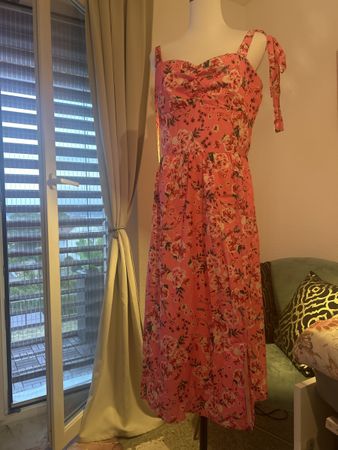 Sommerliches Blumenkleid, Grösse L Top Zustand!
