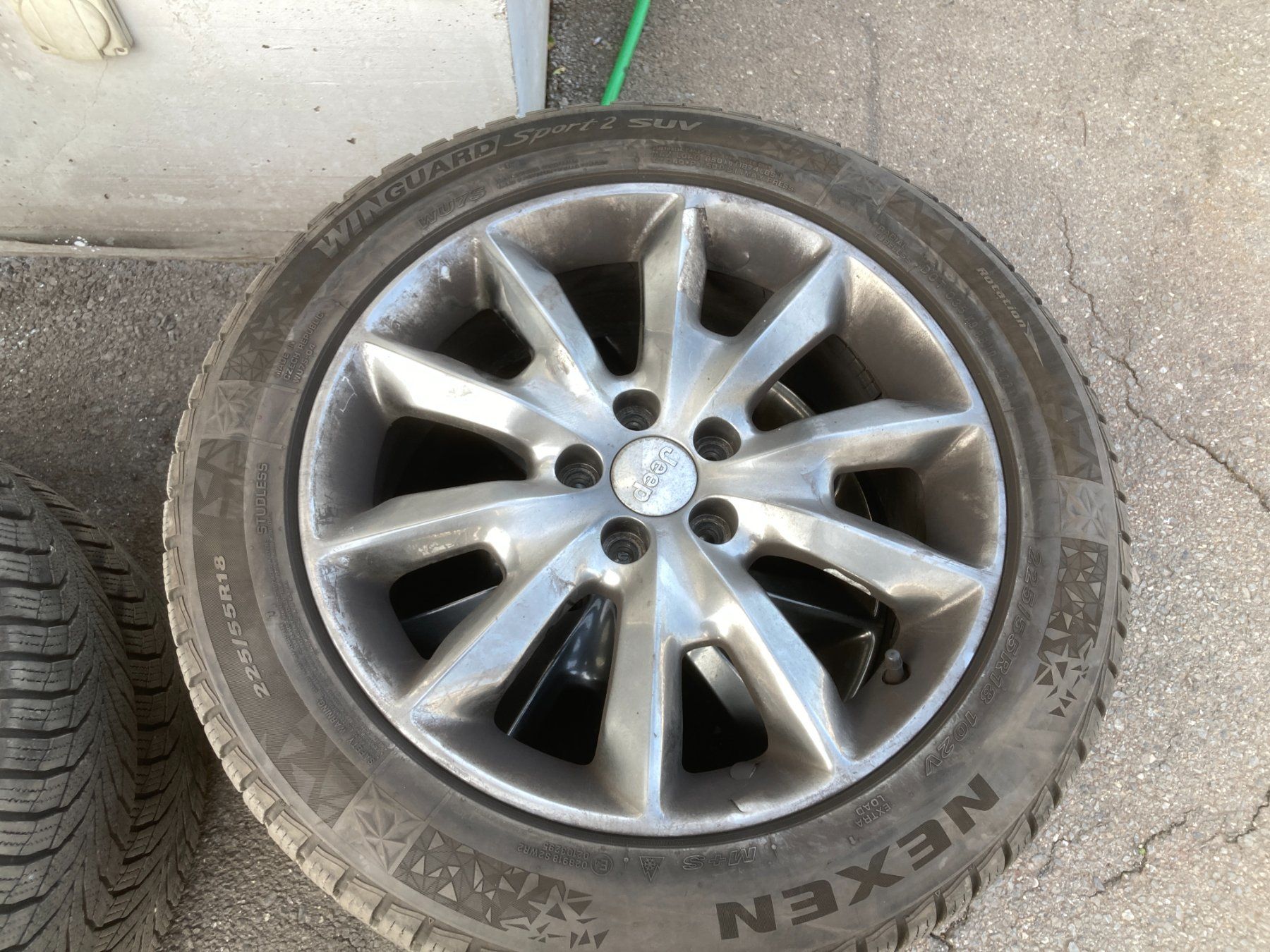 Jeep Pneus & Roues: Jeep Cherokee Winterräder 225/55R18 – D'occasion à Cham par WB2223 2