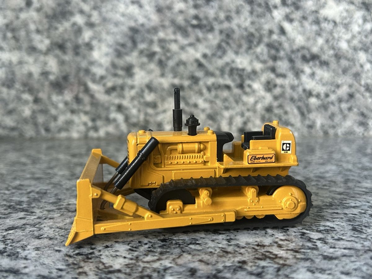 Caterpillar Kit di modellismo & Modellini statici: Caterpillar D6 – Usato da Horw venduto da Tigercat635 1