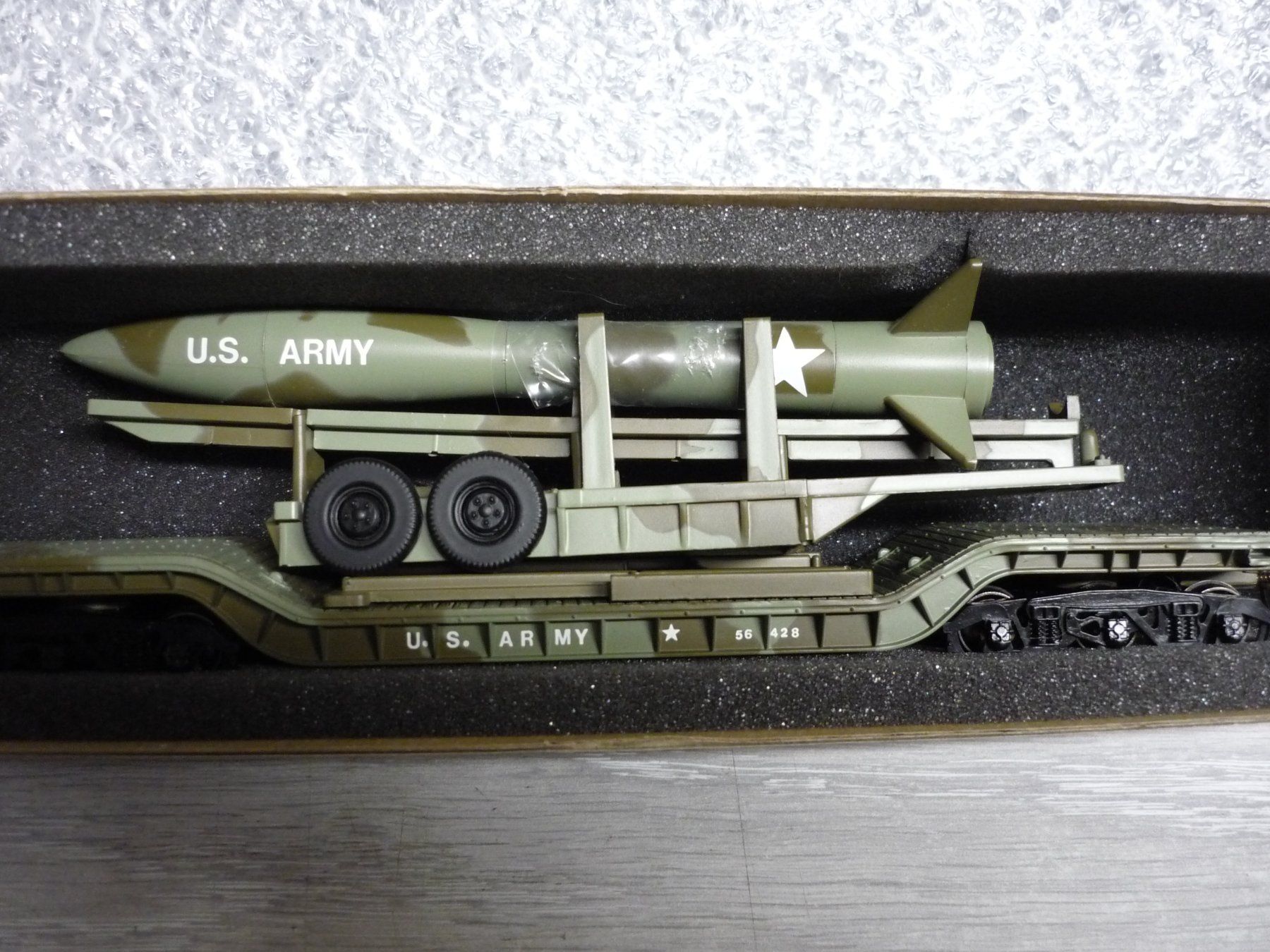 PIKO, WAGON MILITAIRE Seconde Guerre Mondiale Avec Un Avion Chargé