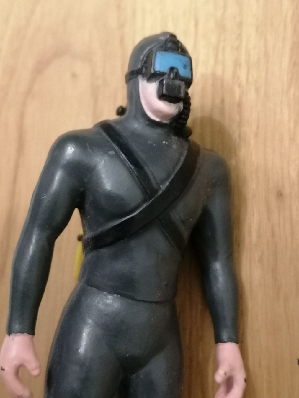 Statuette: Scuba Diver Figur K&M 2008 – Usato da Basel venduto da vintagecollector 1