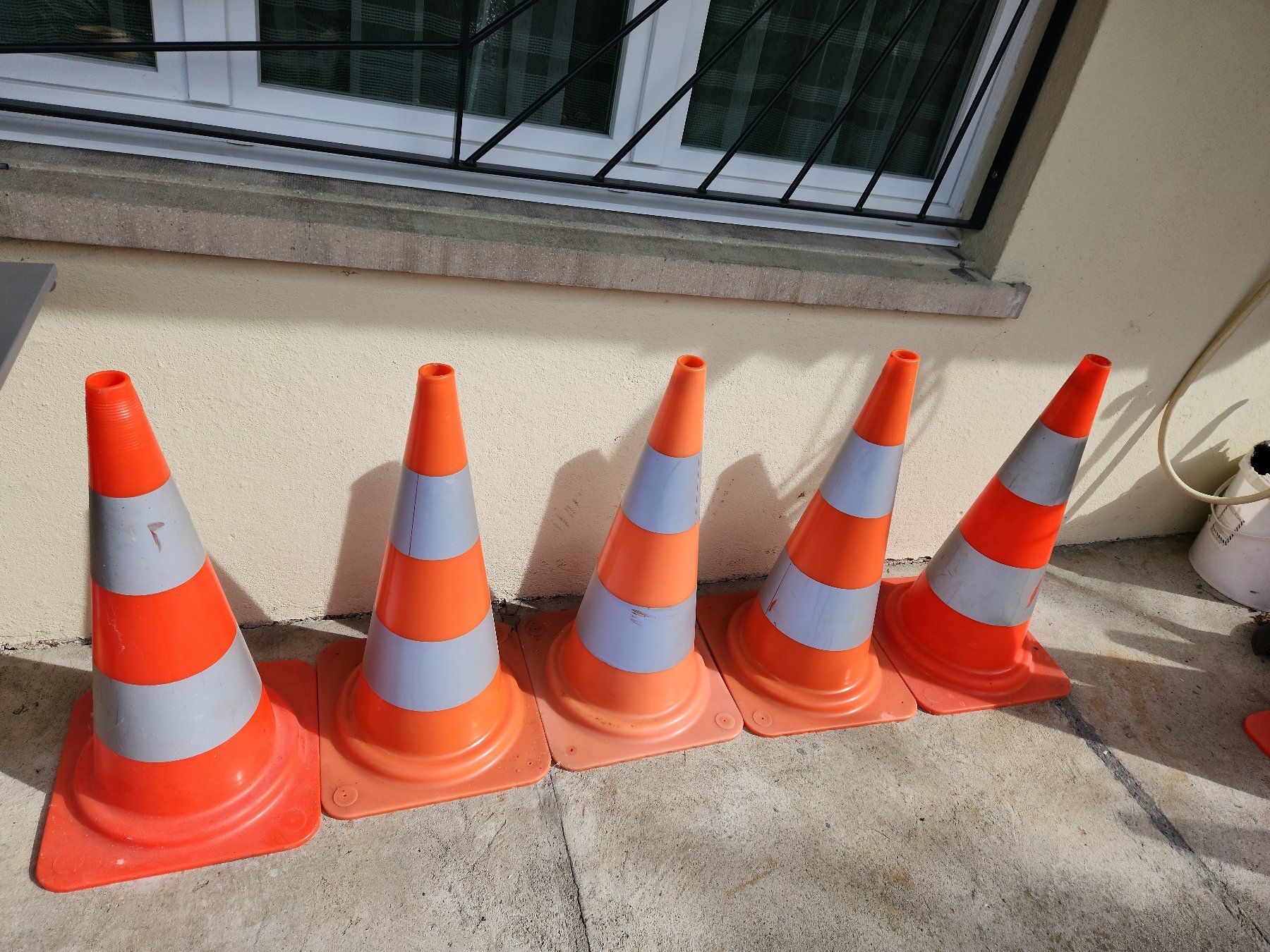 Insegne: Verkehrsleitkegel 75cm Reflektierend – Usato da Aarburg venduto da Se20