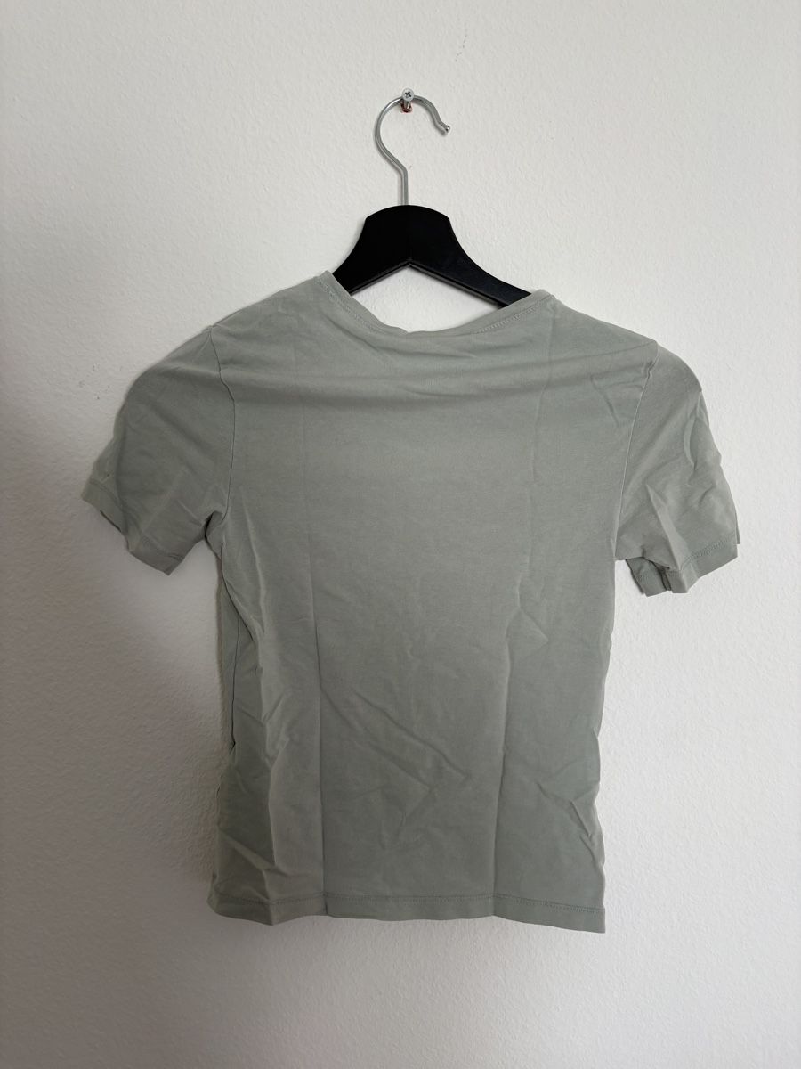 Weekday T-shirt: Werkday Basic T-Shirt hellgrün Gr. S – Usato da Luzern venduto da poe_5fml 2