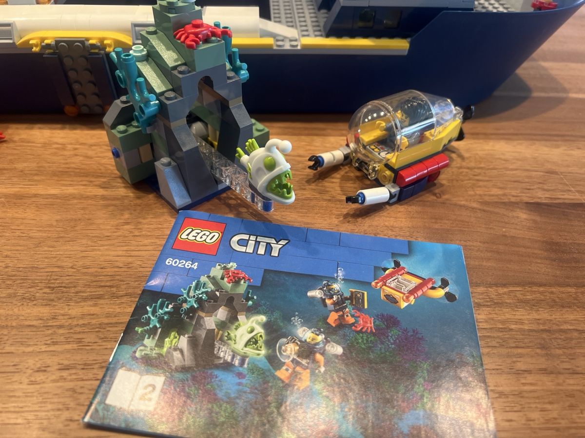 Lego Kit di costruzioni: LEGO City 60266: Ocean Exploration Ship – Usato da Zürich venduto da JuneBaby12 3