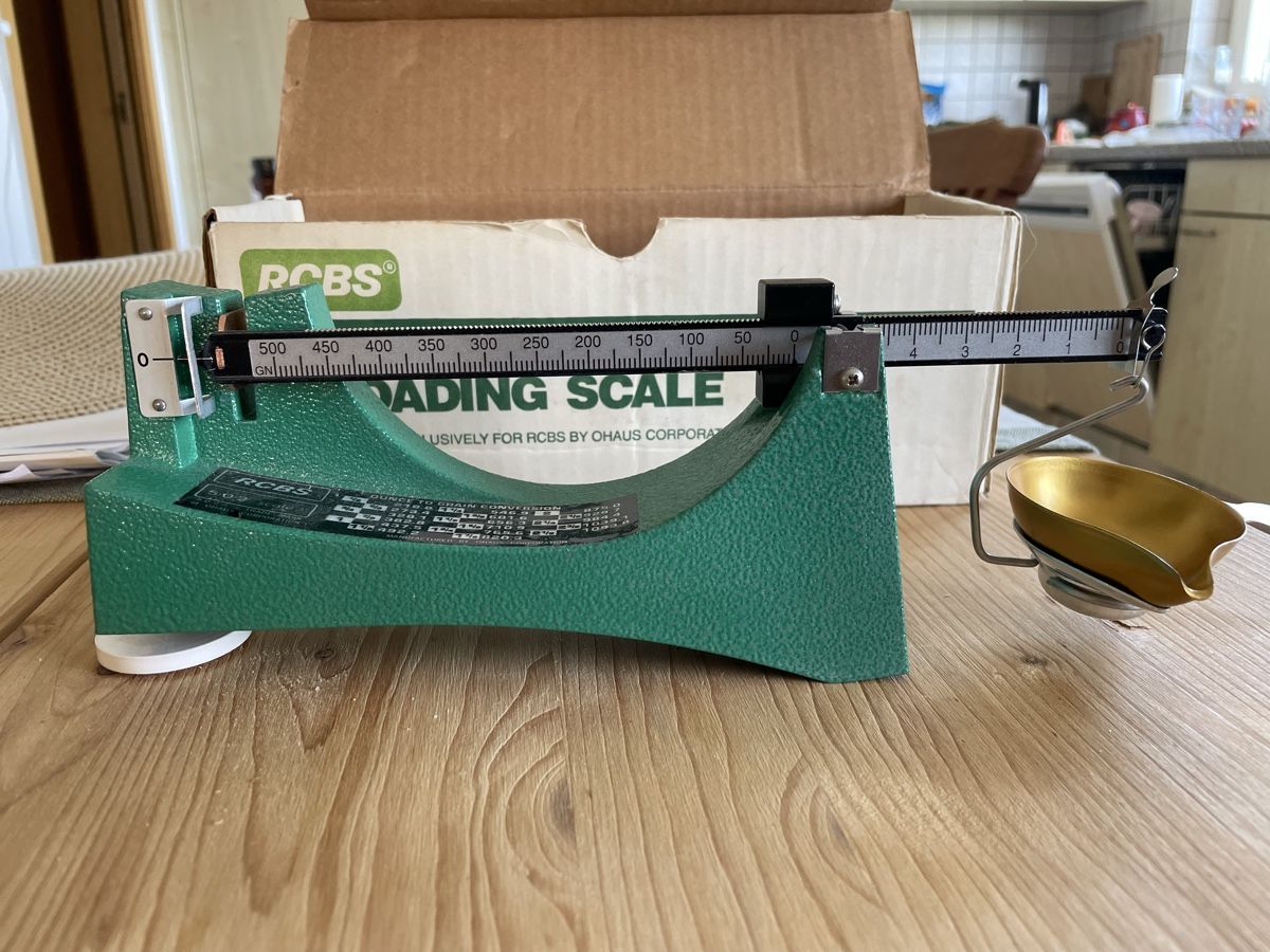 Tous les outils: RCBS Model 5-0-2 Reloading Scale gebraucht – Neuf (Voir description) à Kümmertshausen par haikai22 1