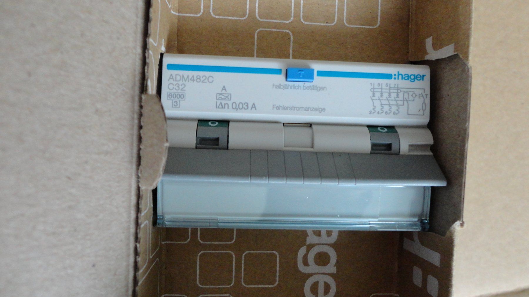 Hager Stromzufuhr: Hager ADM482C 6kA FI/LS C32/30mA 4Pol – Neu und originalverpackt aus Emmen von Dora024