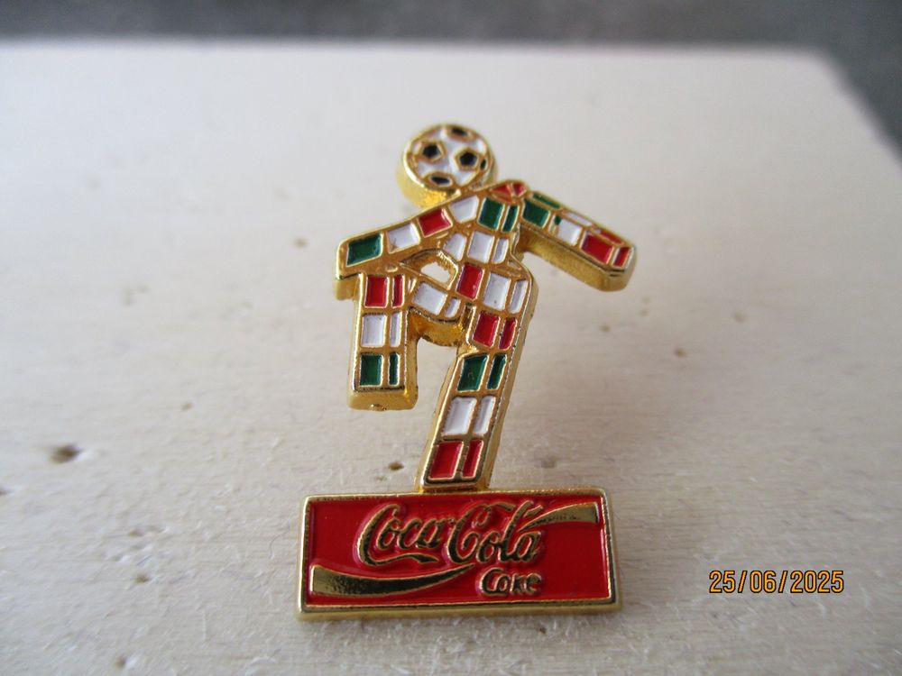 Coca Cola Pin (Neu (gemäss Beschreibung)) in Felsberg für CHF 0.5 – mit ...