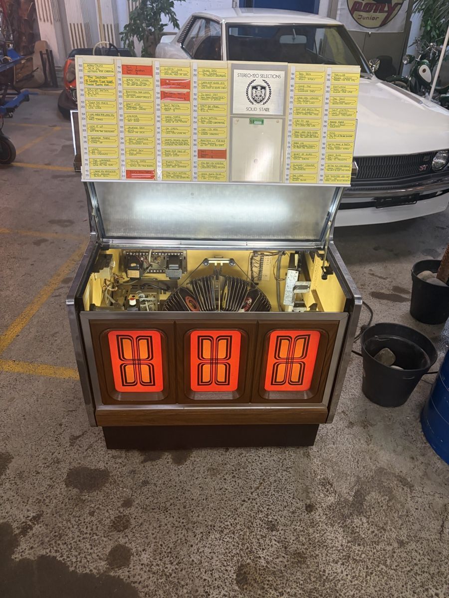 Jukebox: Jukebox Ami - Rowe – Usato da Tann venduto da Corolla70-74 1