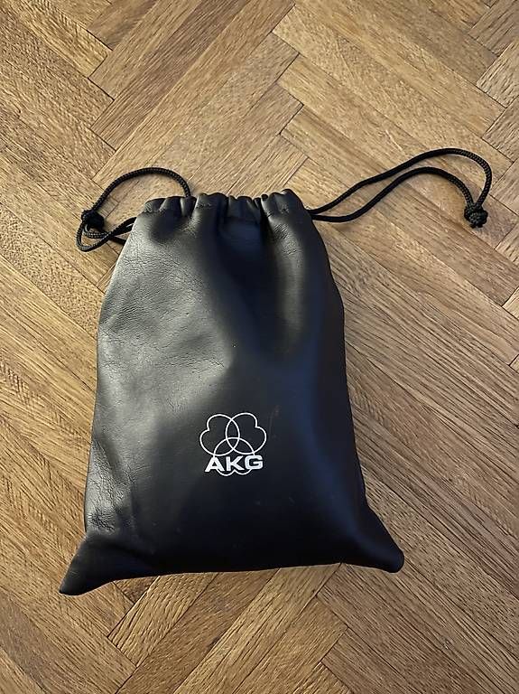 Cuffie: AKG Headphones – Usato da Basel venduto da KPRNR 4