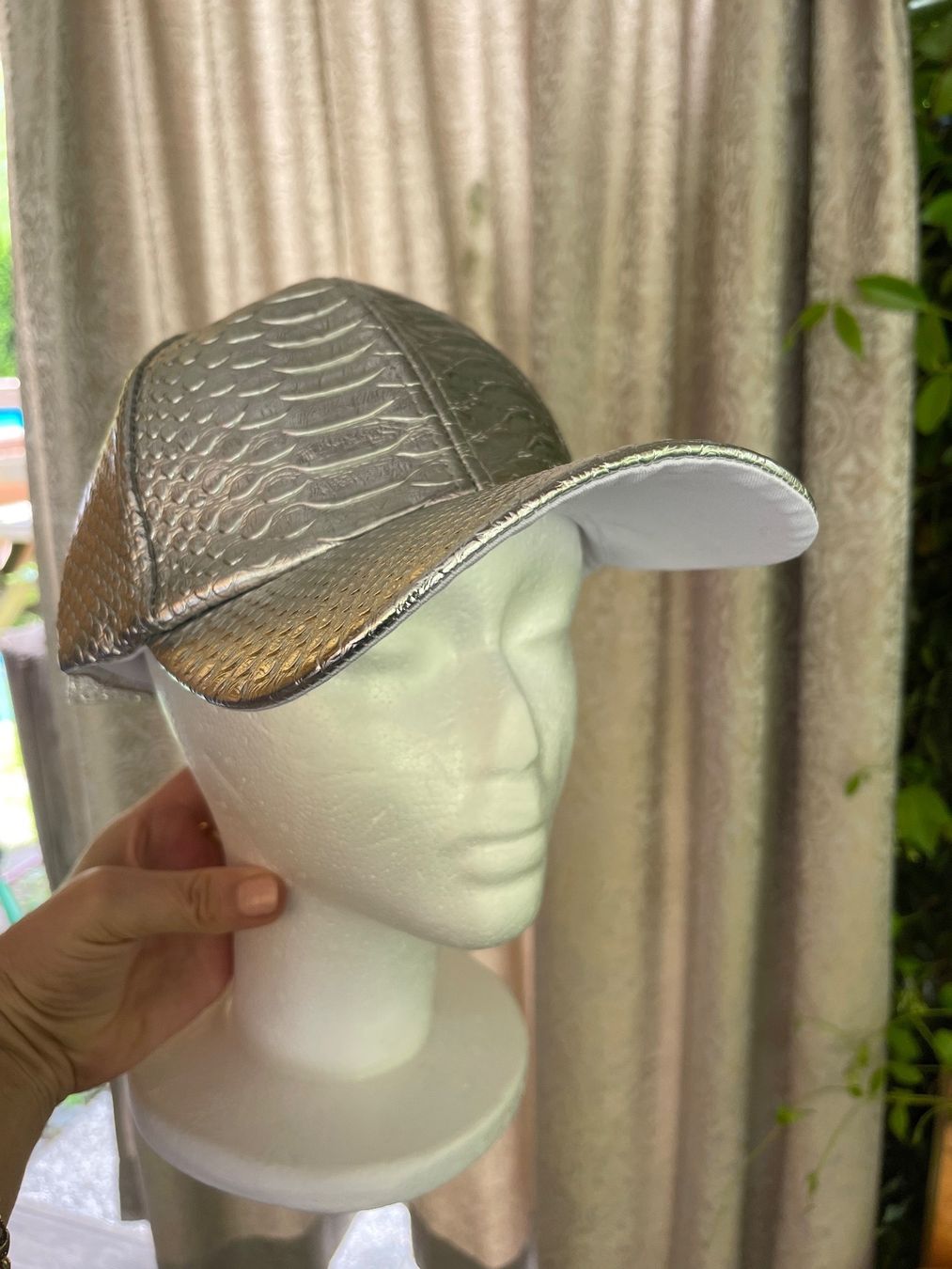 Accessori per capelli: cappello in argento con printe pitone – Nuovo e nell'imballaggio originale da Gordevio venduto da LanaZimm 1