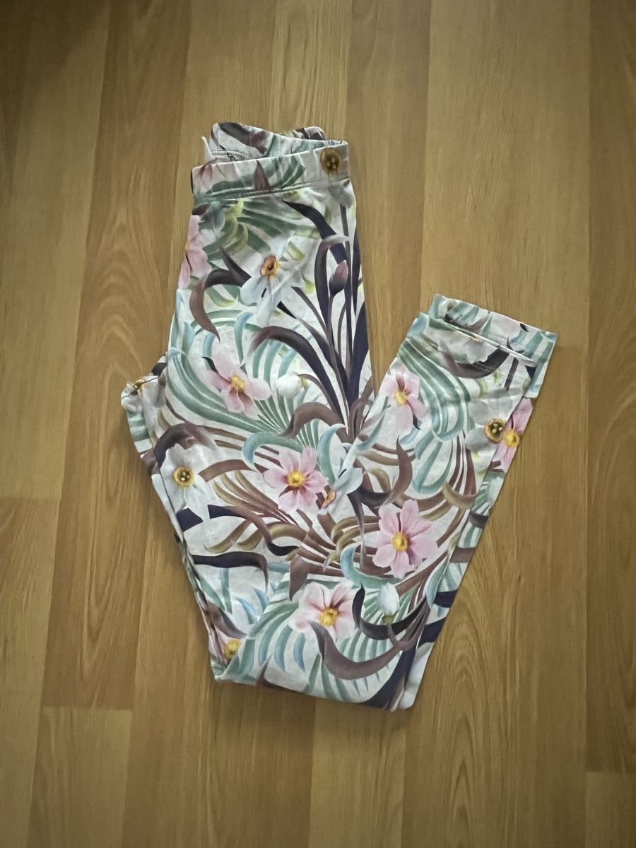 Molo Lotti & Set di vestiti: Molo Kleiderpaket Gr. 122 Mädchen – Usato da Zug venduto da Butternut1 1