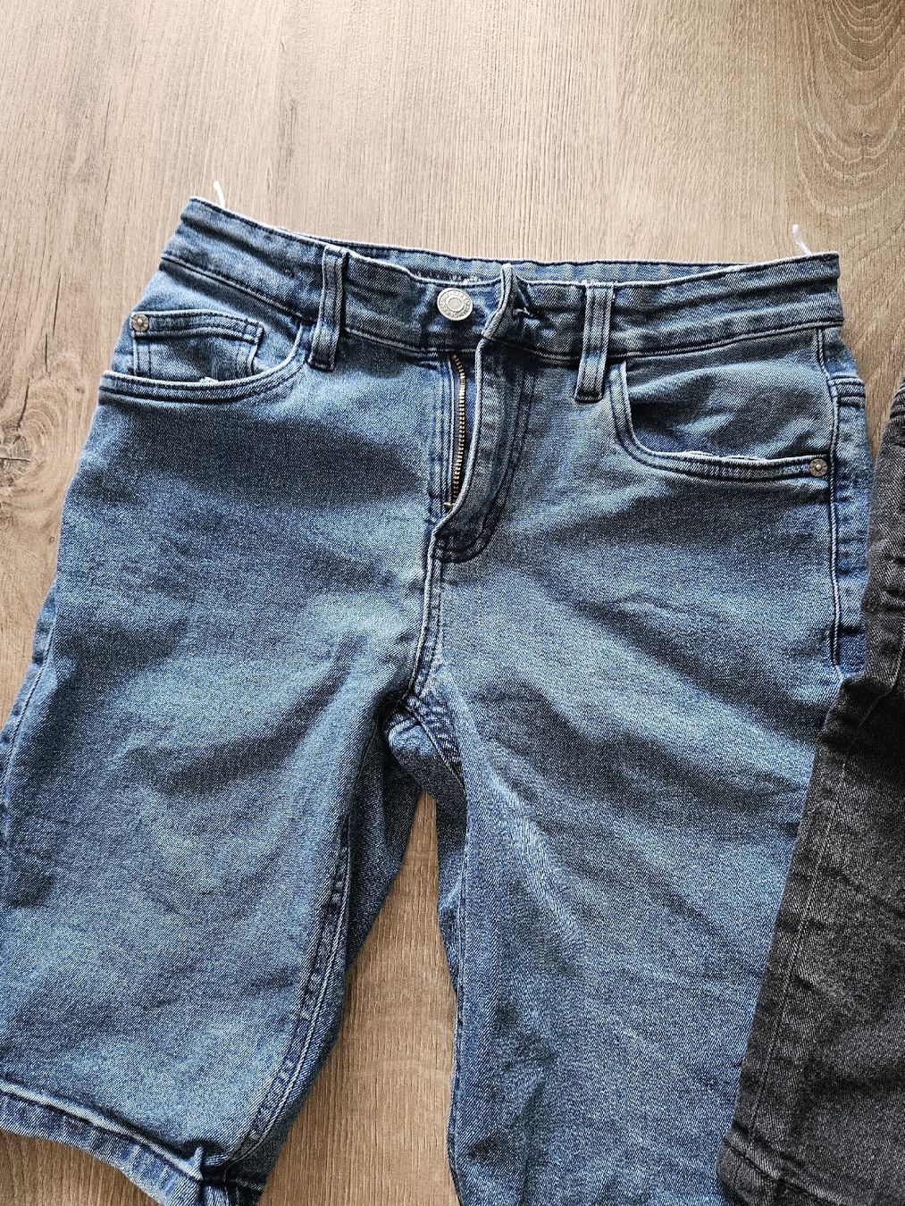 Pantaloni: Jeans Shorts 2 Stück – Usato da Anglikon venduto da Gidali 2