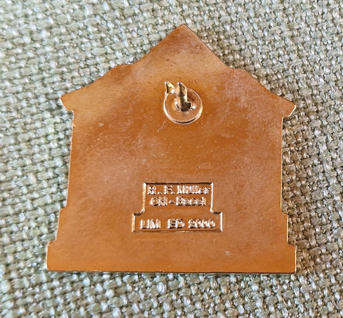 Placchette & Badge: L183 - Pin Schweiz Postzollamt Basel 17 – Usato da Reinach BL venduto da Boston-Verkauf 1