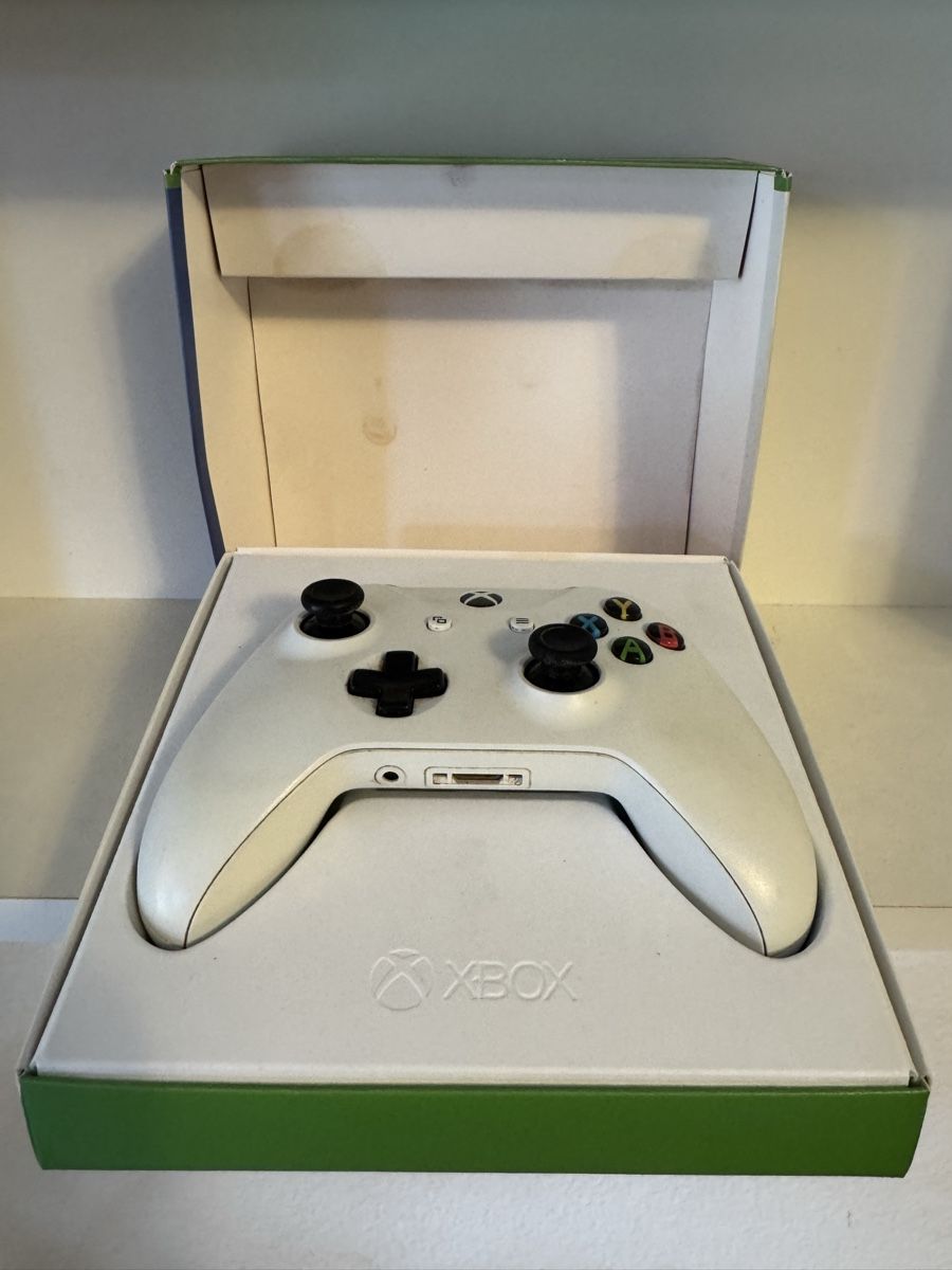 Controller: Original Xbox Wireless Controller (Weiss) – Gebraucht – Gebraucht aus Schlieren von dream-see-buy