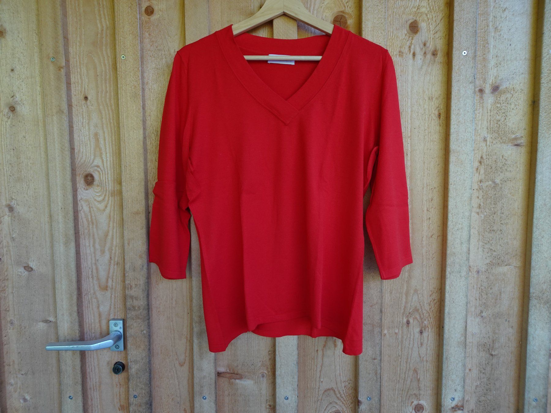 Pullover & Sweatshirts: Uni roter 3/4-tel Arm Pullover von St. Emile Gr. 42 - 422172 – Gebraucht aus Küssnacht am Rigi von Good4Deckeli