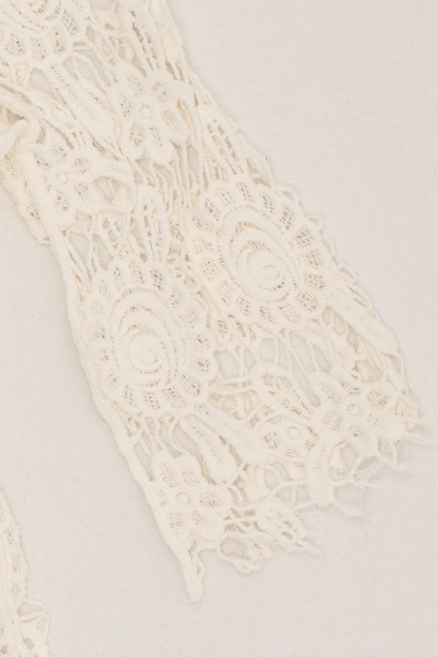 Top: Blouse Dentelle Blanche Manches 3/4 T. L – Usato da Fribourg venduto da re-fine 4