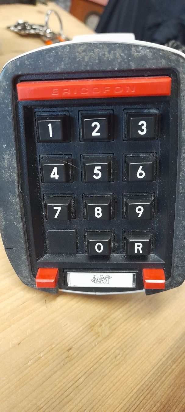 Ericsson Telefoni: Ericofon Cobra Design Telefon, Tischtelefon, Vintage! – Usato da Nesslau venduto da Pina 2