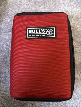 Bull's Dart Tasche Rot, neuwertig, ideal für unterwegs!