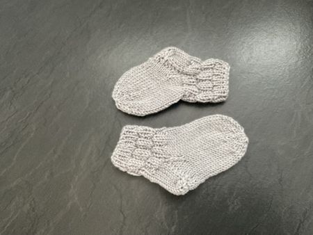Handgestrickte Kinder-Baby-Socken Fusslänge 10cm Gr.16/17