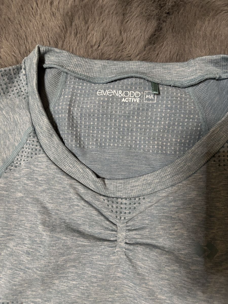Top: Even&Odd Active Top, M/L, Light Blue, Excellent Condition – Nuovo (secondo la descrizione) da Wichtrach venduto da Re_Fit 2