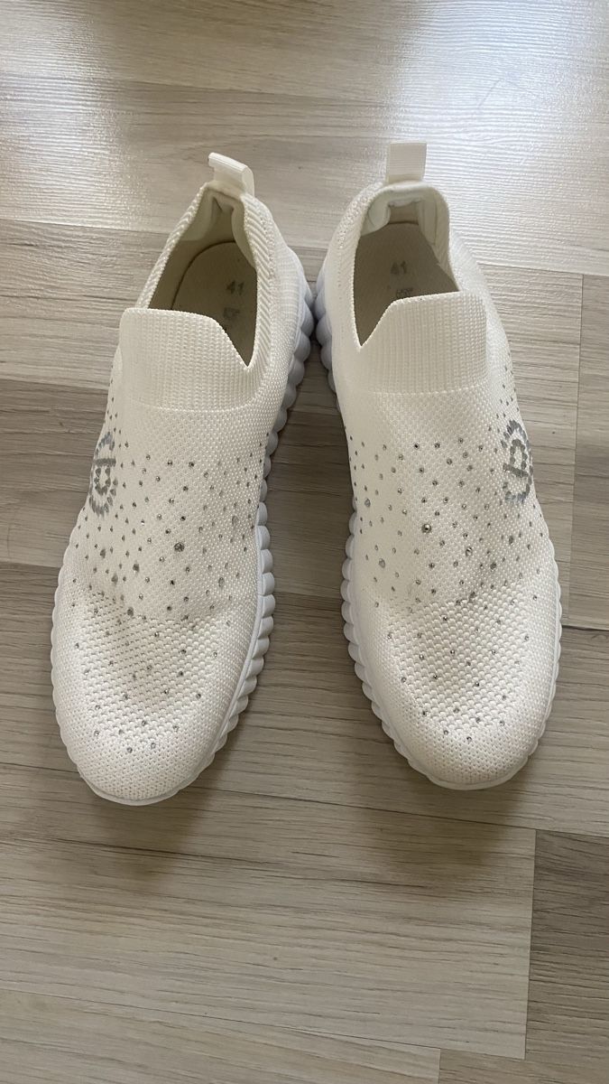 Bugatti Scarpe da donna: Bugatti Damenschuh weiss Grösse 41 mit Steinen – Nuovo (secondo la descrizione) da Wil SG venduto da lab_xx98