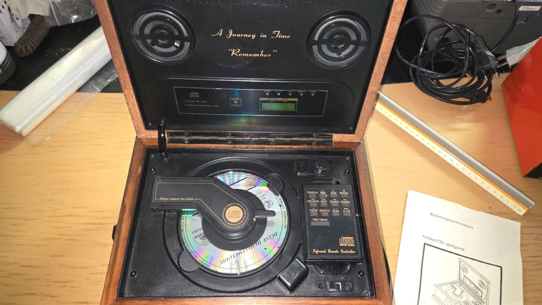 Lettore multimediale & Streamer: Antikes CD-Spielgerät im Grammofon-Design – Usato da Uzwil venduto da BrokiFloh 1