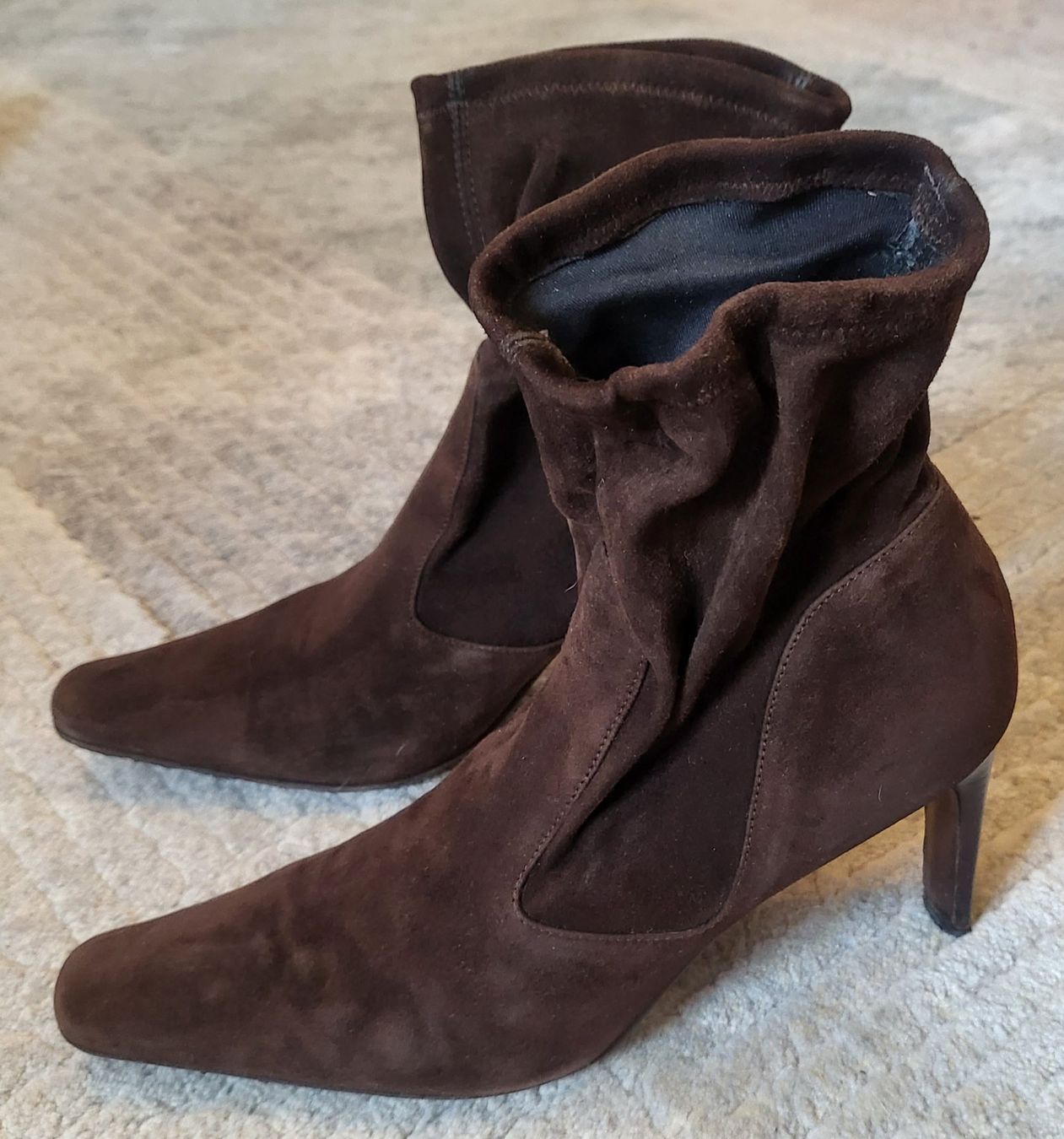Scarpe da donna: Bottines chaussettes en daim marron, taille 38. – Usato da Neuchâtel venduto da wikit