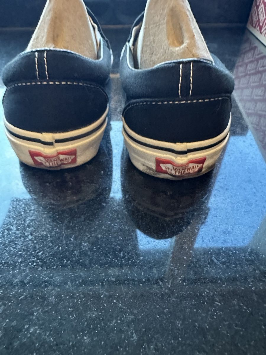Vans Scarpe da uomo: Vans Slip On Black 37 – Usato da Bern venduto da Shininglove 2