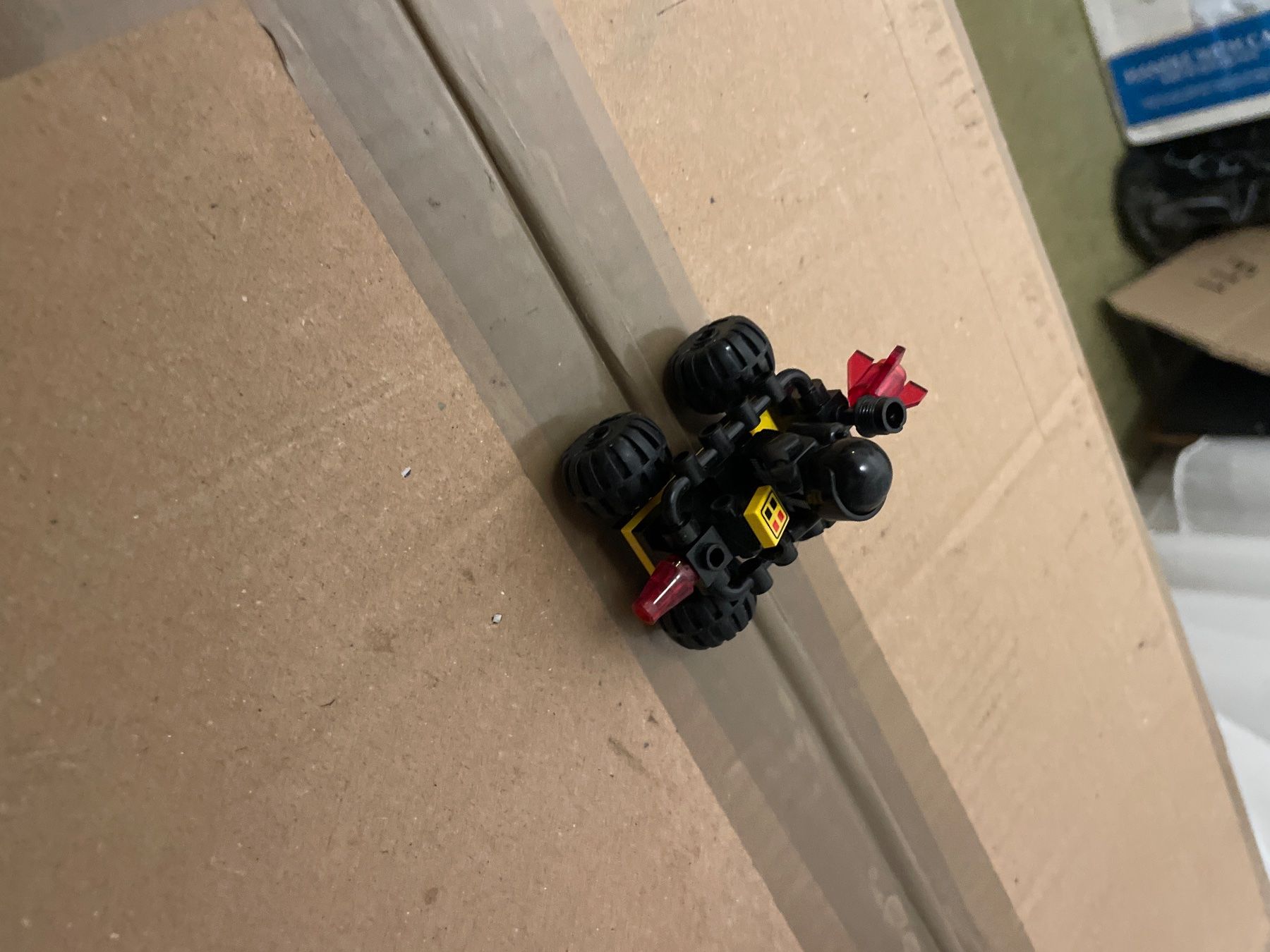 Lego Kit di costruzioni: Lego Legoland Space 6987 Blacktron I Message Intercept Base – Usato da Olten venduto da HoYa01 4