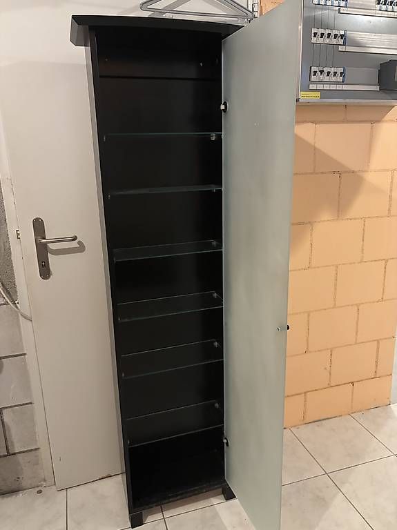 Vitrinen: Vitrine mit Scheibe mat – Gebraucht aus Buchrain von beni0803 1