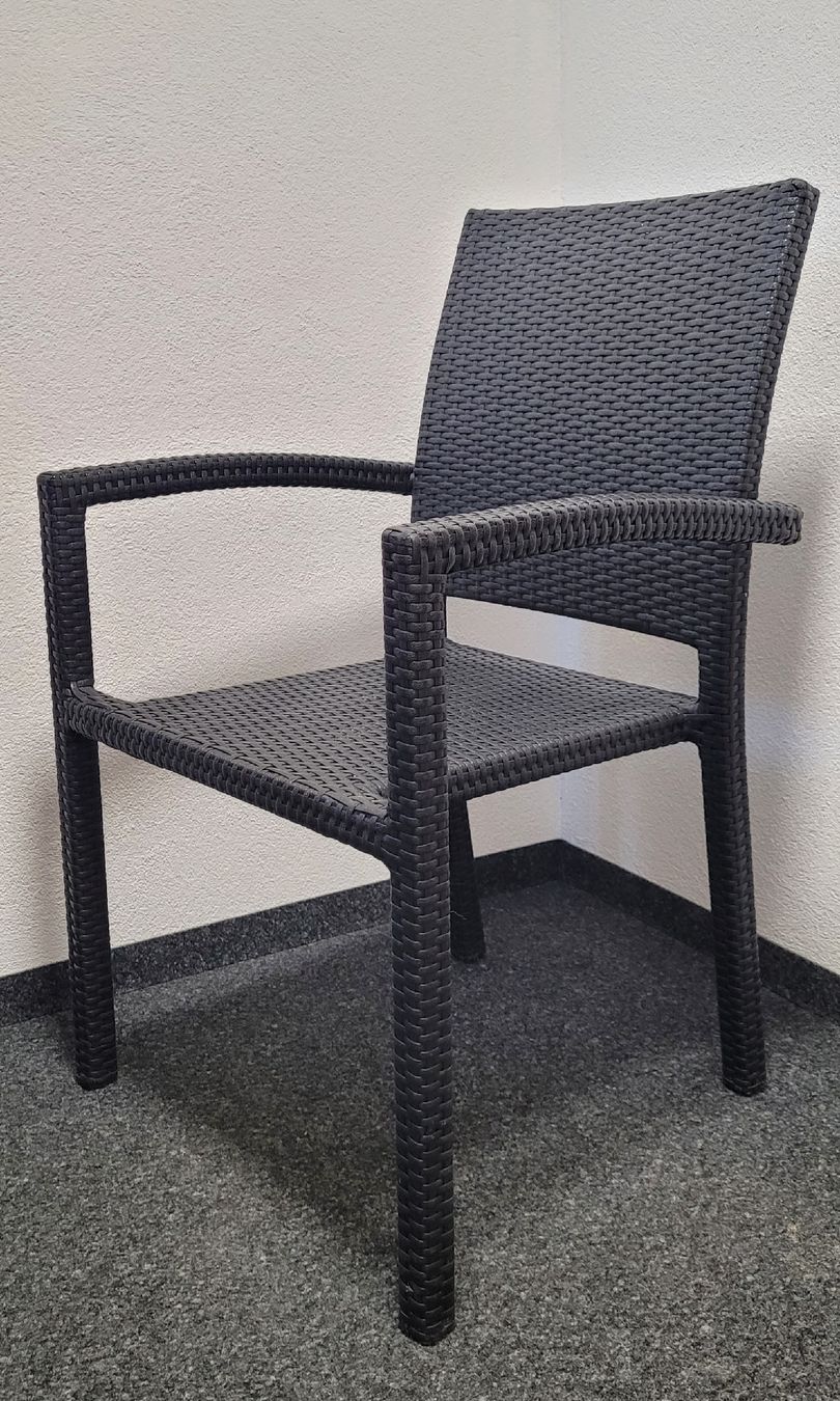 Sedie: 2 Gartenstühle im Rattan-Look – Usato da Herisau venduto da Yyyoga 1