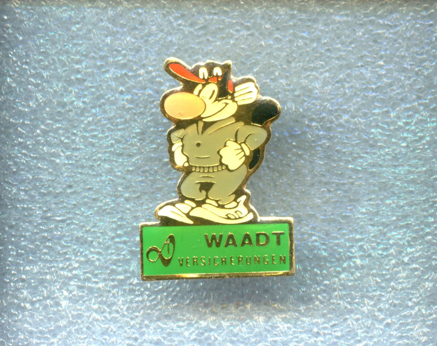 Placchette & Badge: WAADT  Versicherung – Usato da Winterthur venduto da Sammleroase