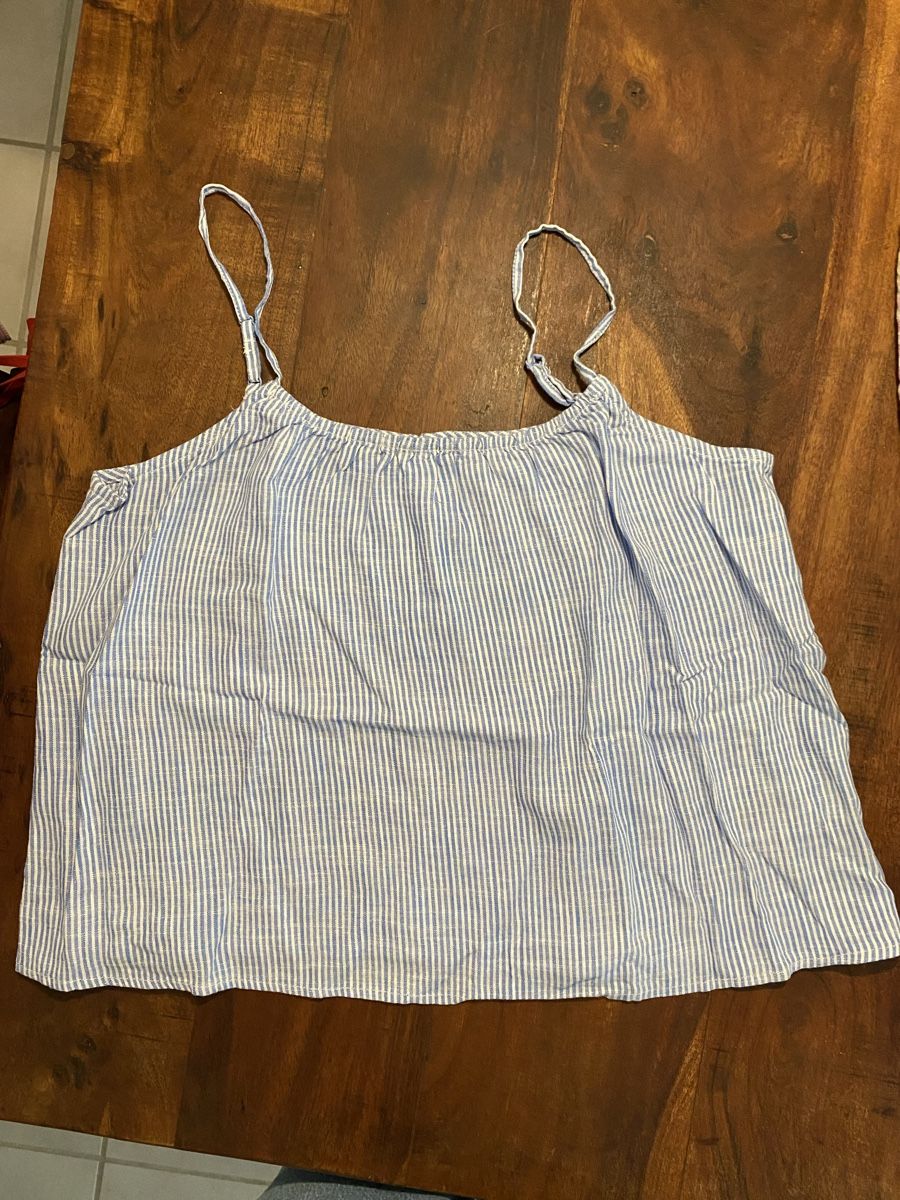 H&M Top: Luftig leichtes Top Grösse M neu – Nuovo (secondo la descrizione) da Winterthur venduto da Sunshineandrain