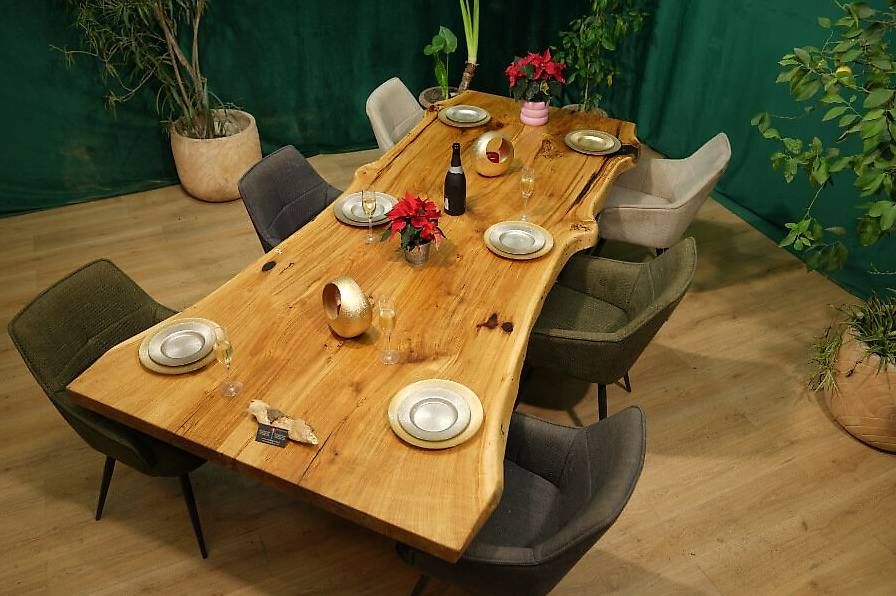 Tavoli: Wunderschöner Eichenesstisch - Jedes Detail ein Blickfang – Usato da Walchwil venduto da Swissdesign_Haag 2