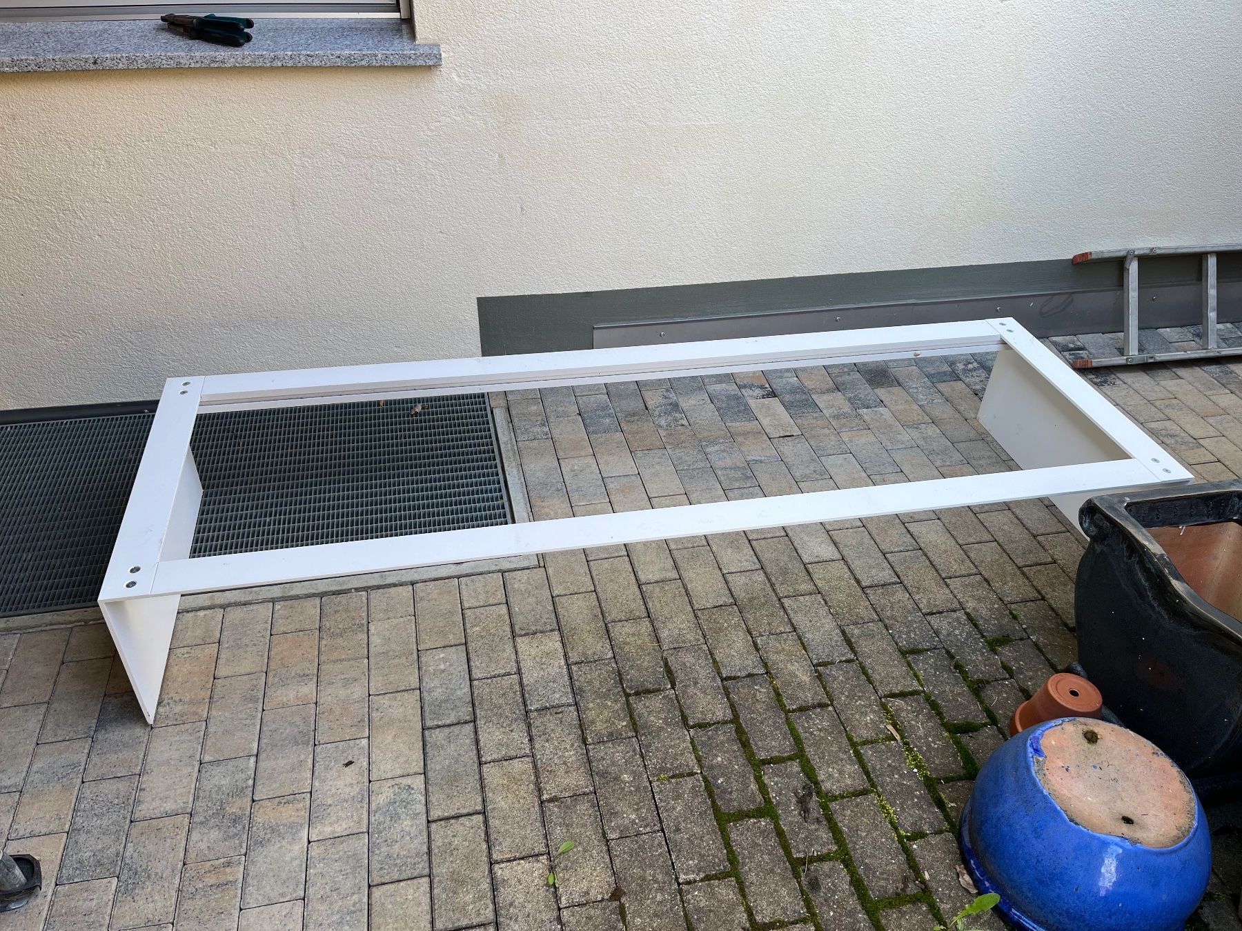 Scaffali: Gestell Sitzgelegenheit Regal – Usato da Leuzigen venduto da Baspi0