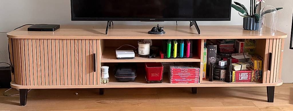 Mobili TV: Meuble TV – Usato da Genève venduto da dvn_2czt 1