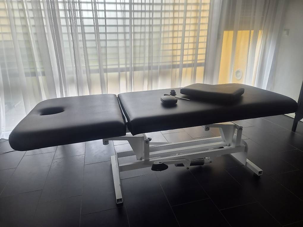 Sedie a sdraio: Hydraulische Massageliege – Usato da Bassersdorf venduto da dam_6g7w 2