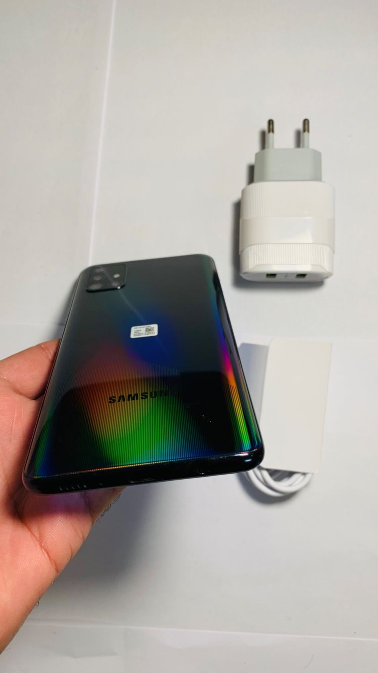 Samsung Telefoni cellulari / Smartphones: Samsung Galaxy A51 (128GB) – Usato da Luzern venduto da Waince786 2