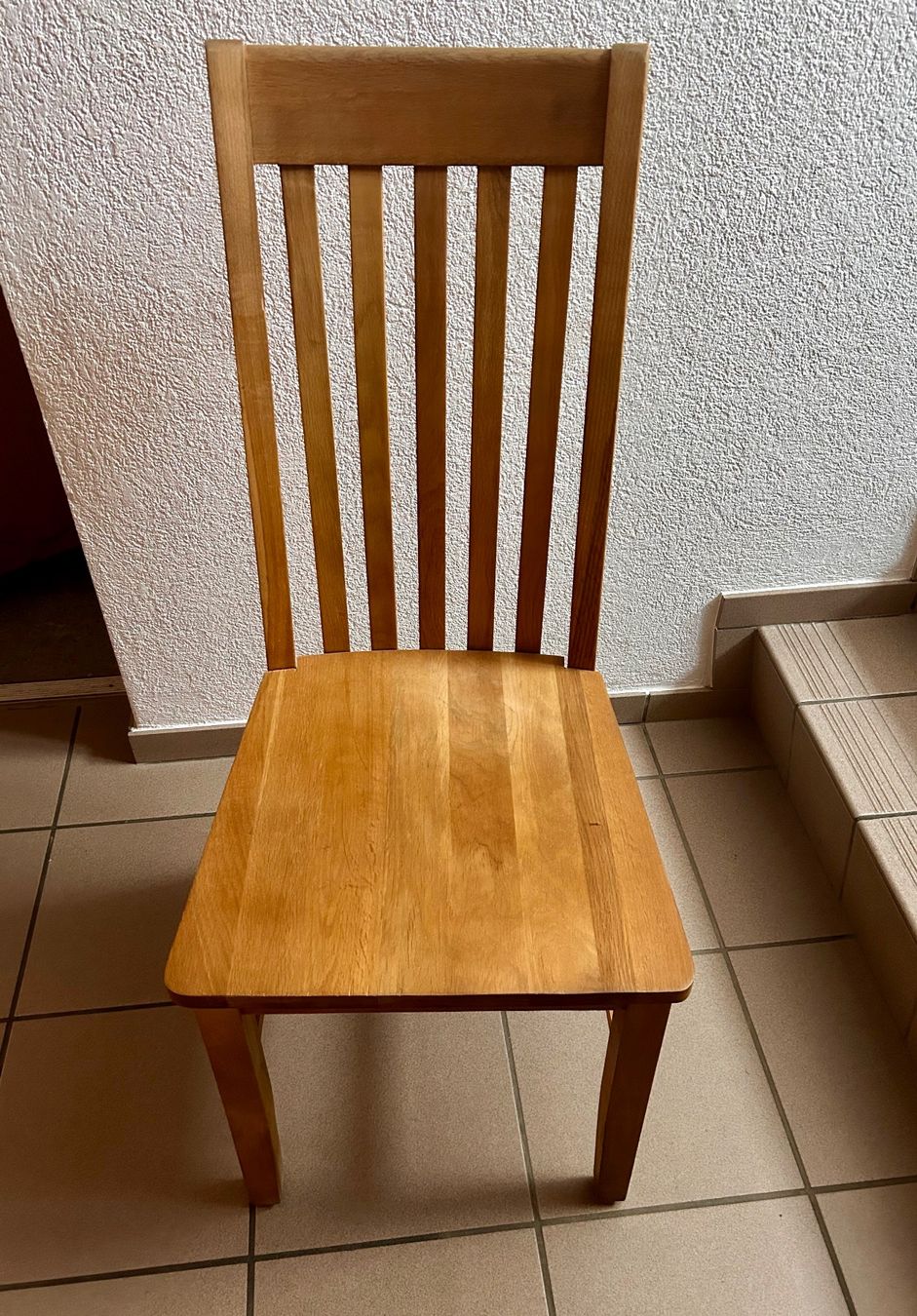 Sedie: 4 robuste Holzstühle – Usato da Wimmis venduto da bel_9z7m