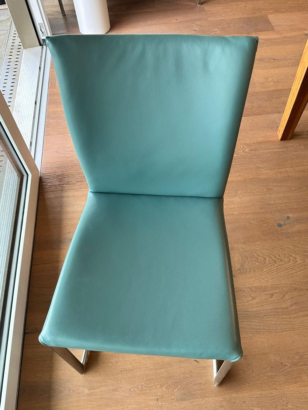 Set di tavolo e panche: Nussbaum-Tisch mit Lederstühlen – Usato da Triengen venduto da alfi_90 6