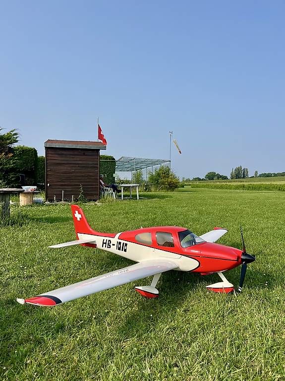 Modellismo RC: Cirrus SR20 hangar 9 246cm 12S – Usato da Veyrier venduto da F000r 1