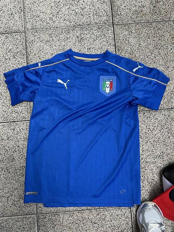 Leibchen & Hosen: Italien Trikot  – Gebraucht aus Basel von pau_s6pv