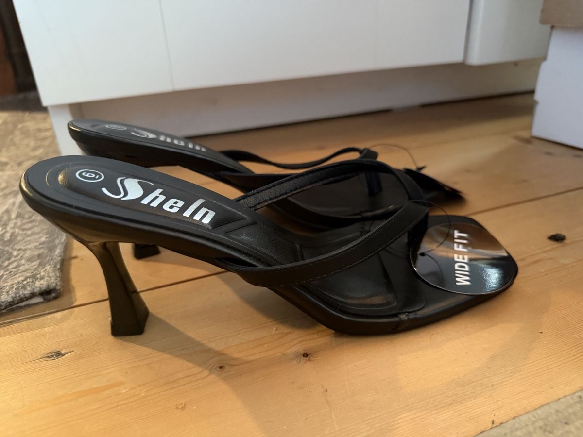 Scarpe da donna: Kitten Heels, ganz NEU!  – Nuovo (secondo la descrizione) da Pfäffikon ZH venduto da lenaviktoria